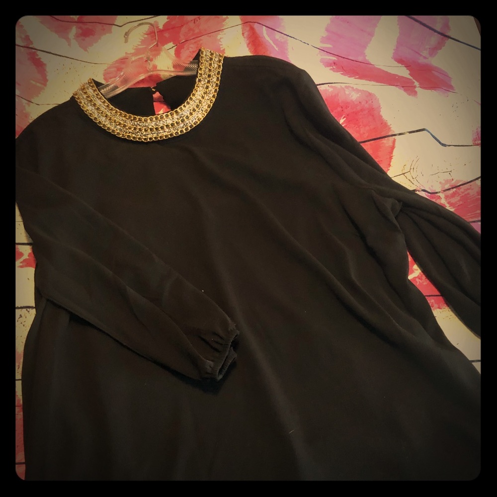 Black Moa Moa women’s shirt with decorative collar